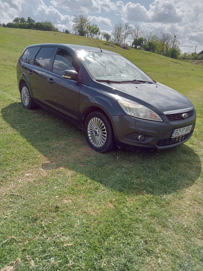 Vând Ford focus 2