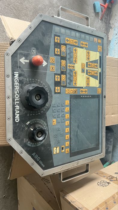 Пульт от асфальтоукладчика