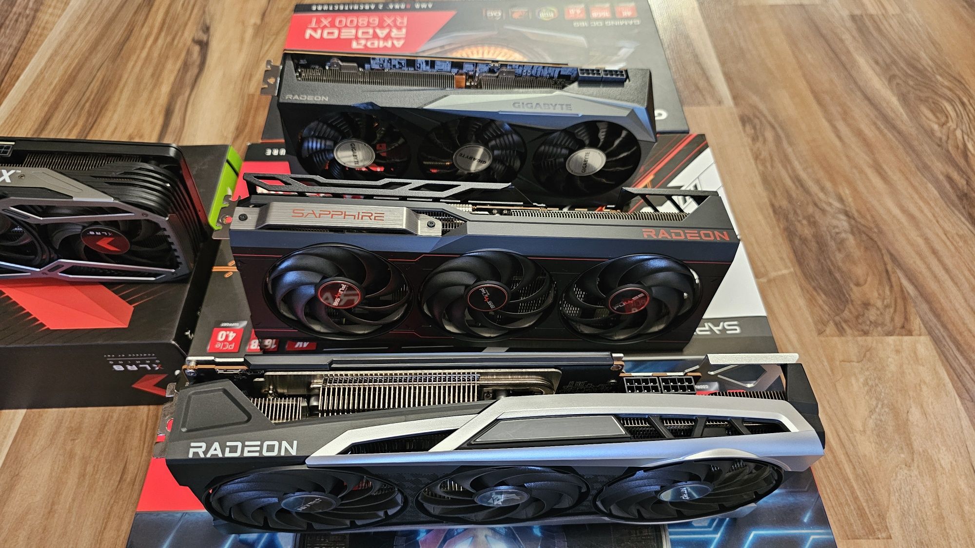 Продавам , разменям AMD RX 6800,6800xt,RTX3070-като нови !!