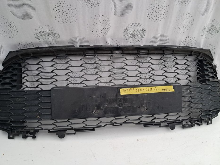 Грил решетка  Toyota Corolla 2016/25г