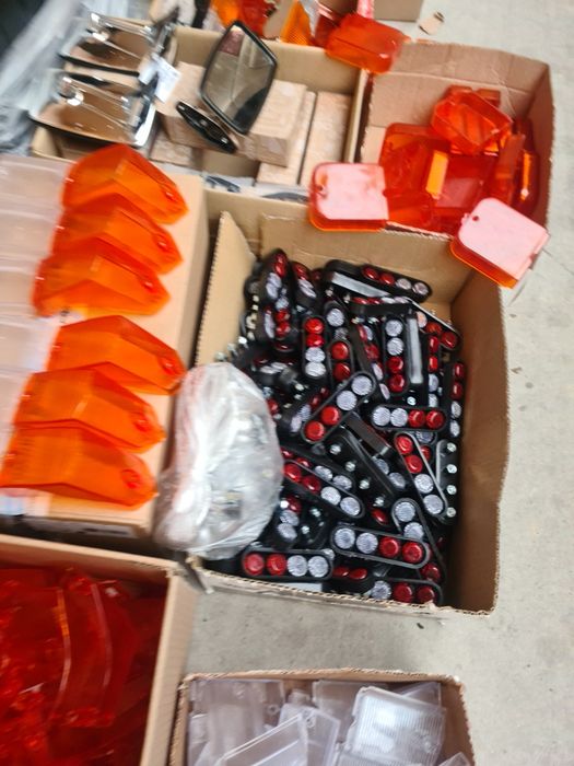 Авточасти за лада москвич всички видове стъкла стопове фарове мигачи .