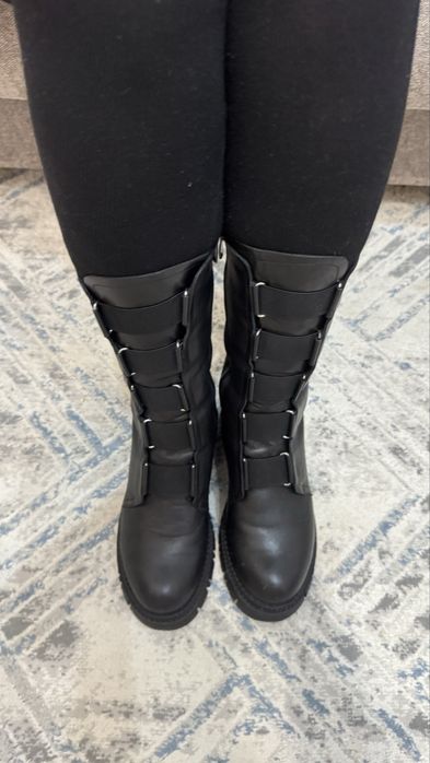 Продам женские зимние сапоги