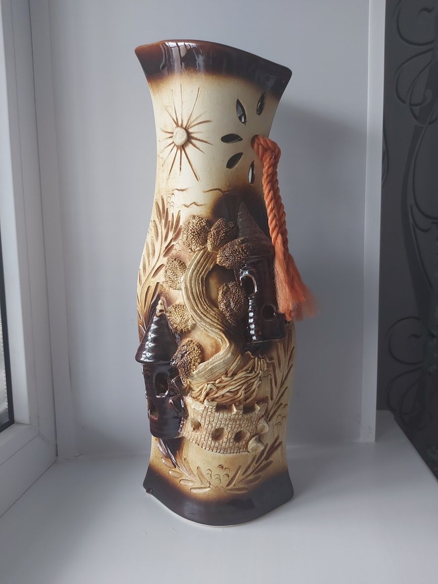 Продам керамическую вазу