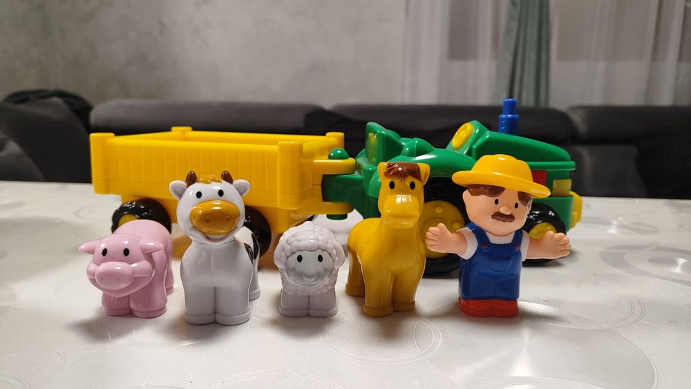 Музикален трактор с животни