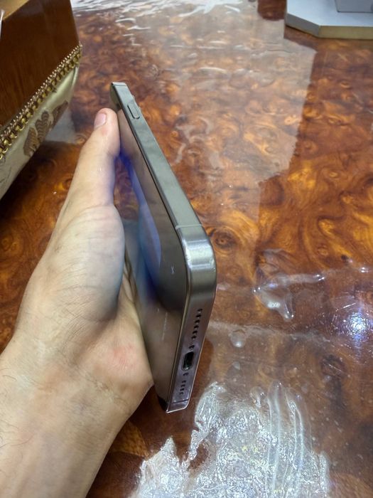 Iphone 15 pro max 83% Sim