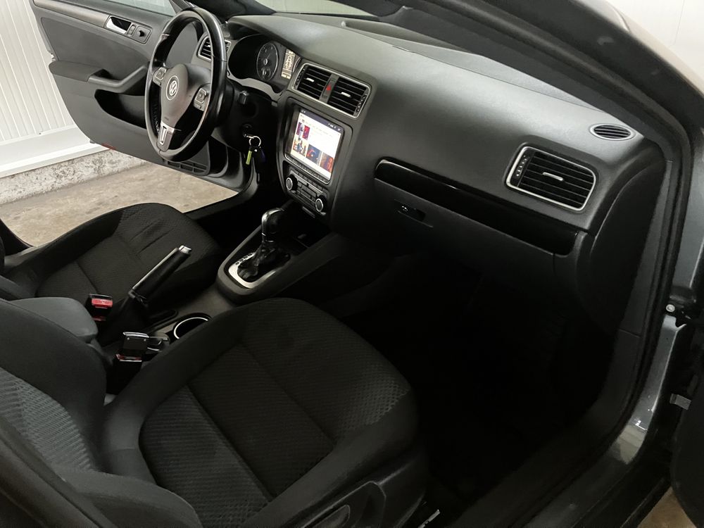 VW Jetta 1.6 TDI 105 к.c. BLUEMOTION