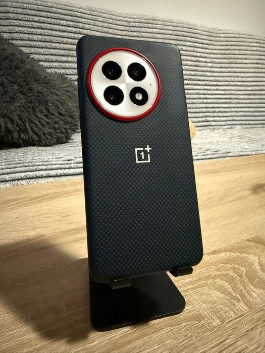 Vând Oneplus 13 full box + încărcător 120w + husa originala