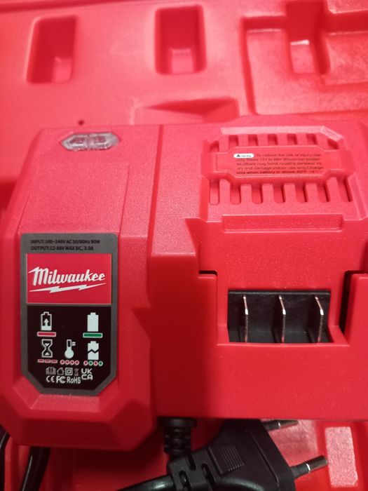 Pistol impact mediu milwaukee m18 . 500n.m,cupla 1/2 nou