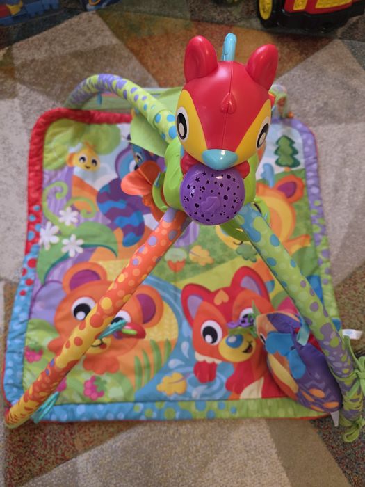 Playgro Активна гимнастика със светлини, музика и проектор + Подарък