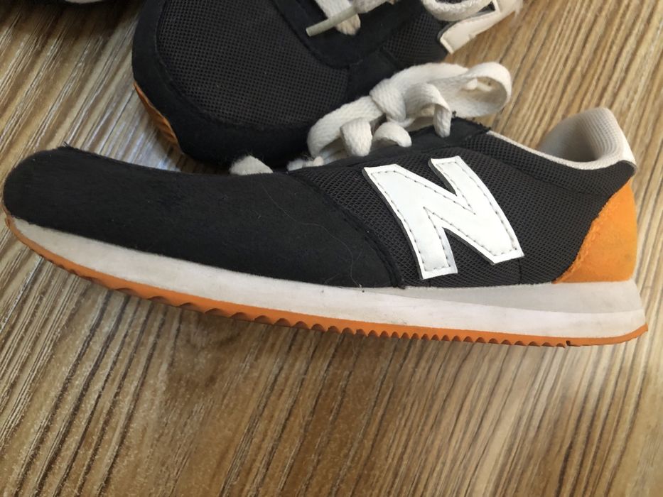 Продаются фирменные кроссовки.