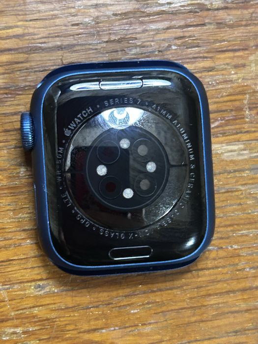 Apple Watch Series 7 (GPS + Cellular)