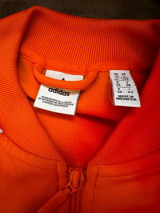 Суитшърт Addidas в перфектно състояние