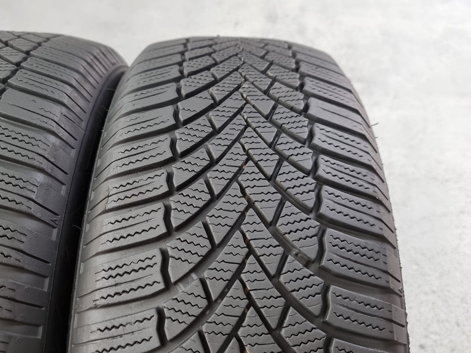205/55/16 Bridgestone 2Броя: 130лв 6.5мм