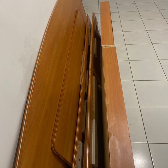 Спальная мебель.