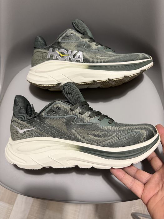 Adidasi 42,44 Hoka Clifton 10