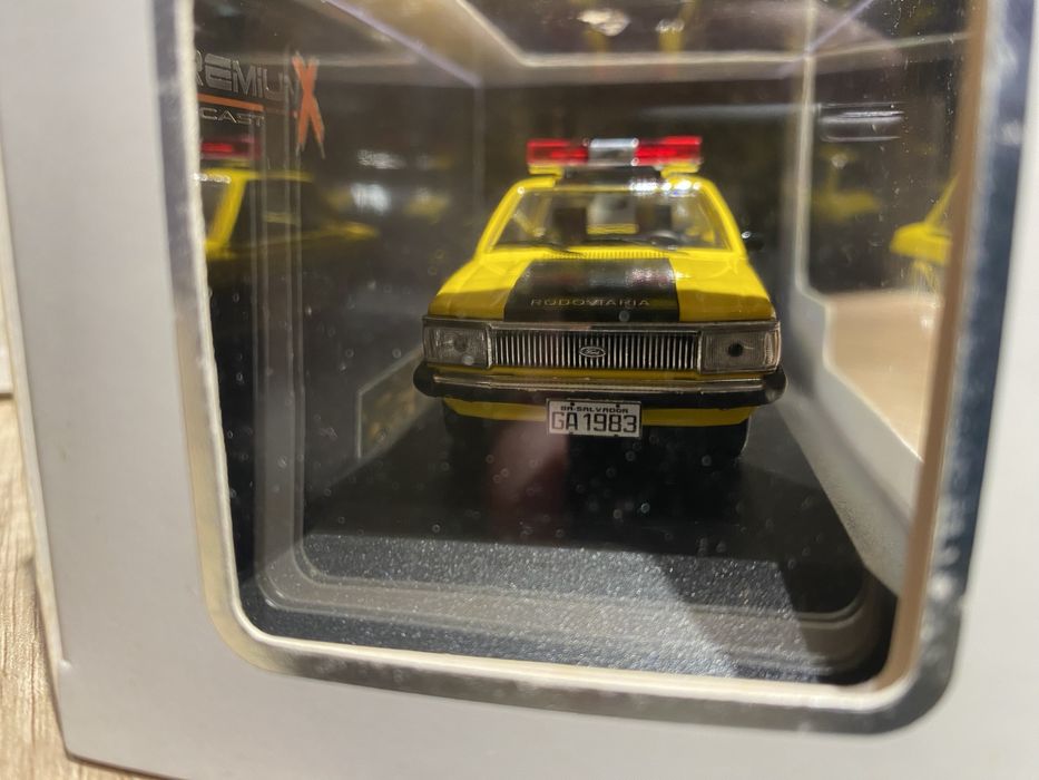 PREMIUM X FORD DEL REY 1982 machetă auto scara 1:43