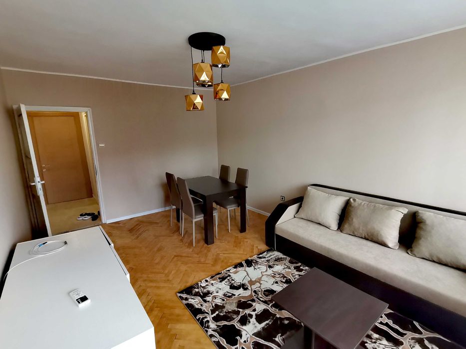 Дава се под наем Двустаен апартамент в Бургас, Лазур - 64 кв.м за 229.5 € - Снимка #1