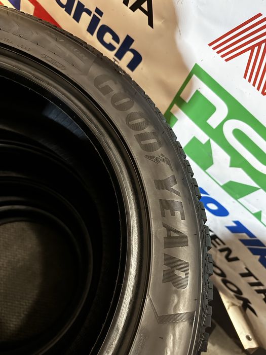 215/55 R17 98V XL - Goodyear UltraGrip Performance 8 M+S Oferta