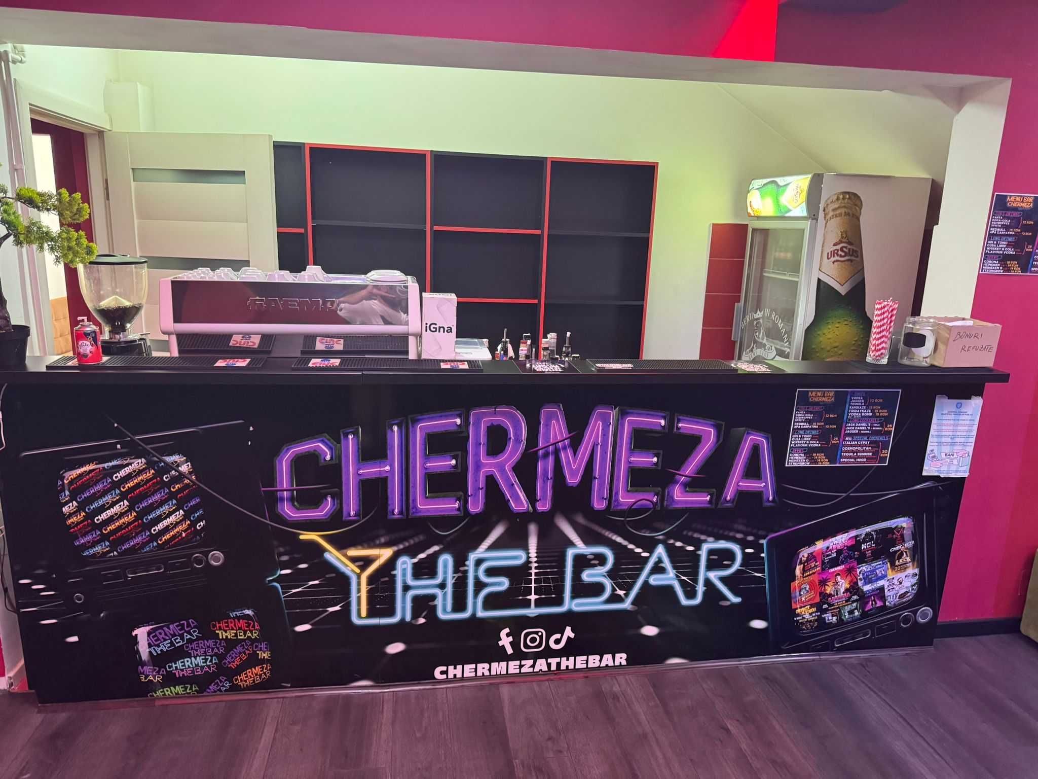 De vanzare Dulap + Bar
