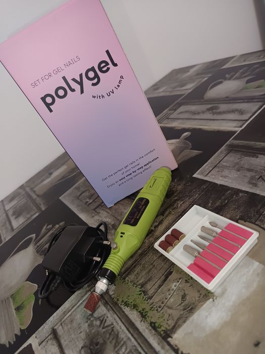 Set manichiură polygel + pilă electrică