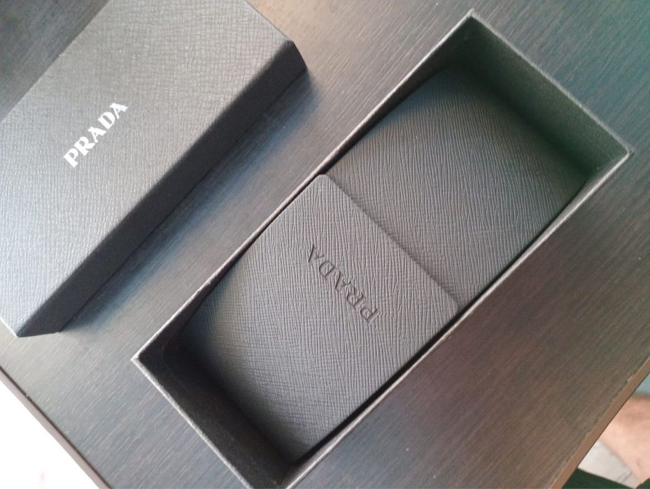 Vand ochelari de soare PRADA
