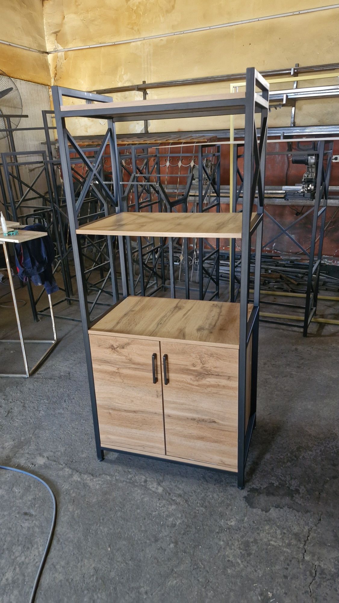 Stellaj. Loft mebel. Стеллаж с тумбой. витрина Лофт мебел на заказ