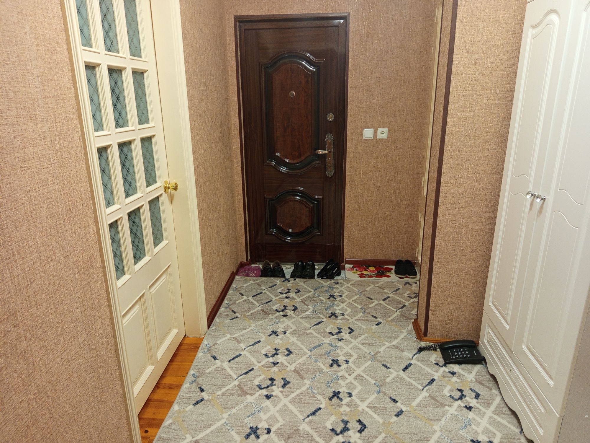 4 etajli domni 4 etajli. 3 xonali uy