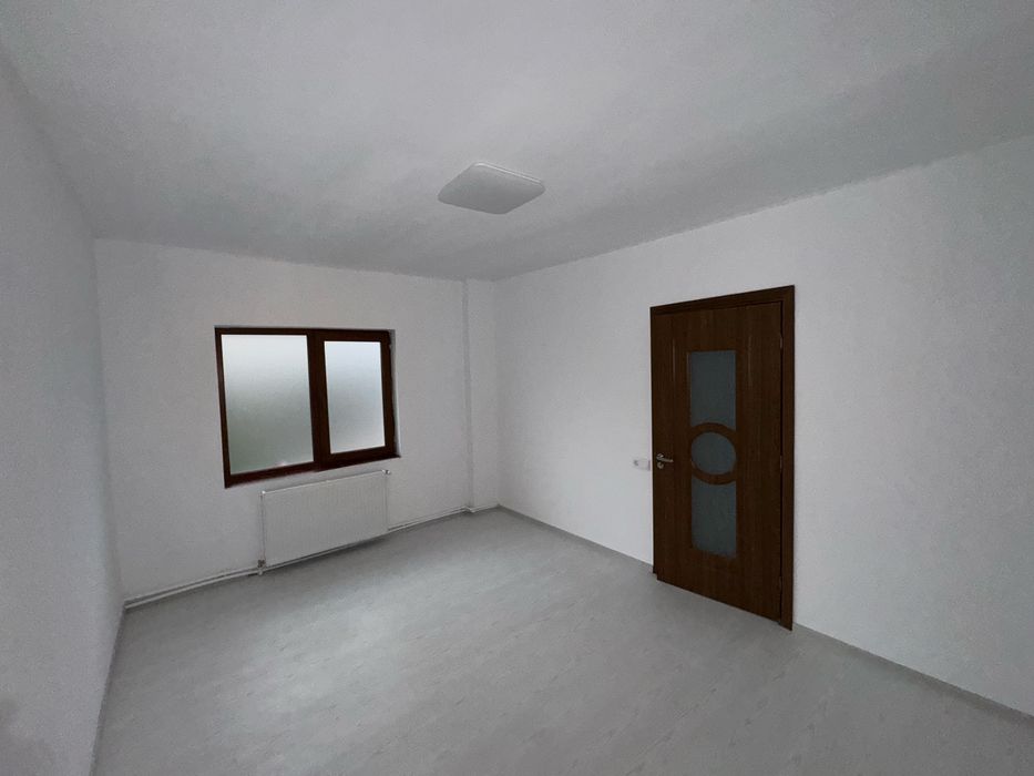 Spațiu comercial de închiriat – 50 m² - Constanța, KM 4-5