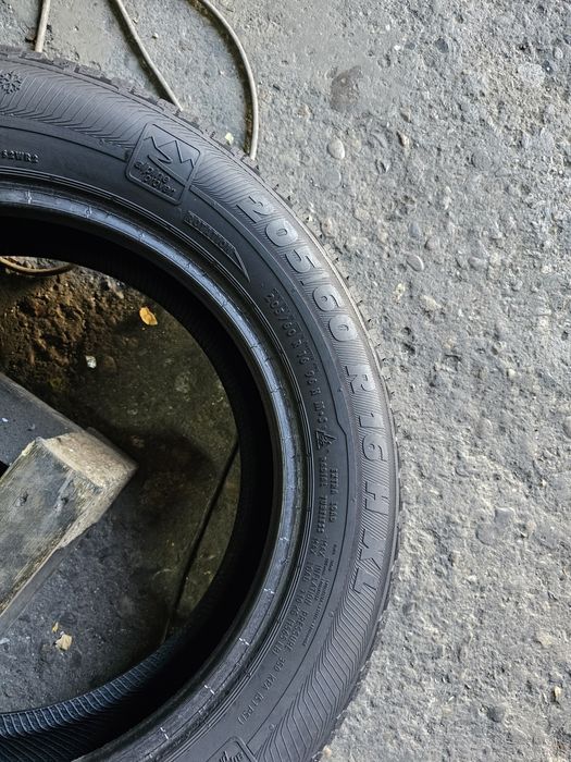 2 anvelope iarna 205 60 16 Semperit 2020