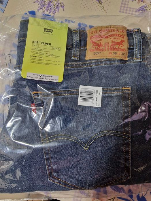 Blugi Levi's | Regular conici | 502™ | Albastru denim | W38-L32