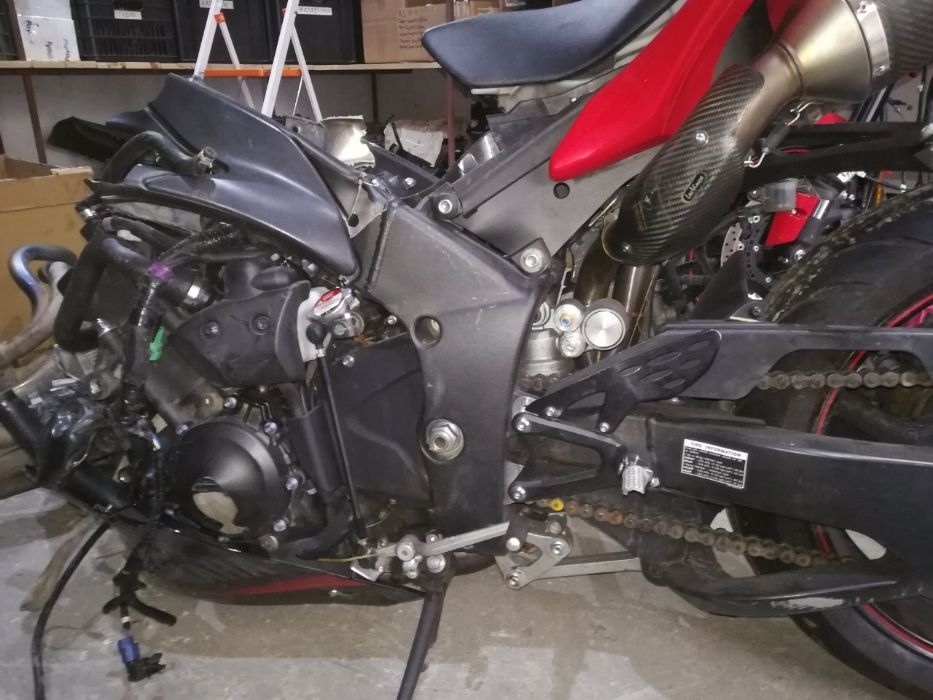 Yamaha R1 RN22 2013г. за части