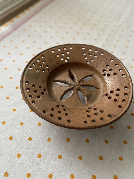 Storcator de branza din ceramica