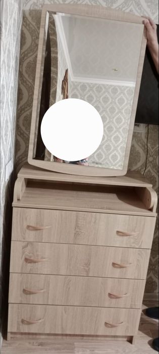 Зеркало новая, красивая