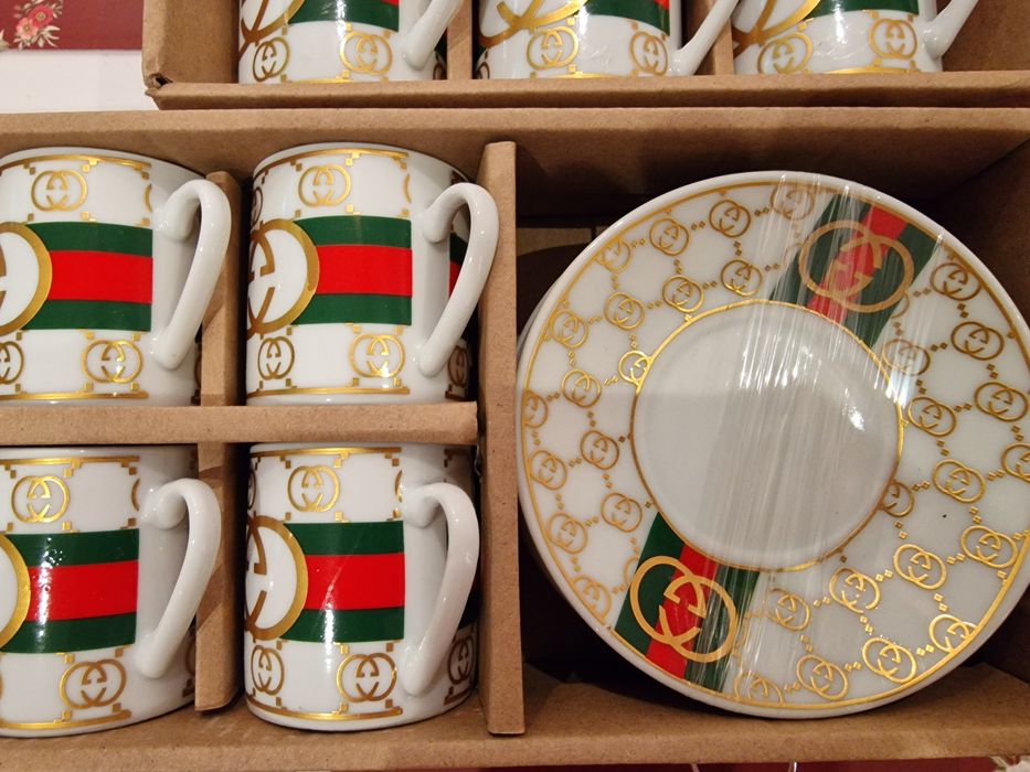 Seturi cafea (6 cescute+6 farfurii),cutie,saculet