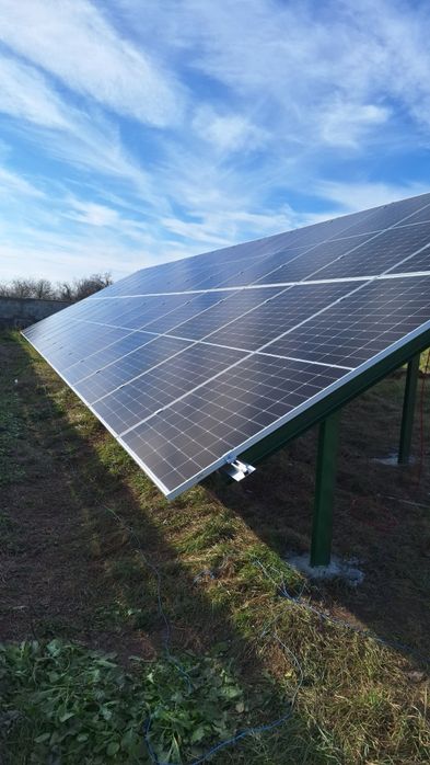 Фотоволтаична хибридна система Deye 10kw с монтаж на земя.