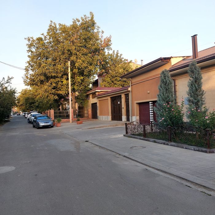 Продаётся участок в центре