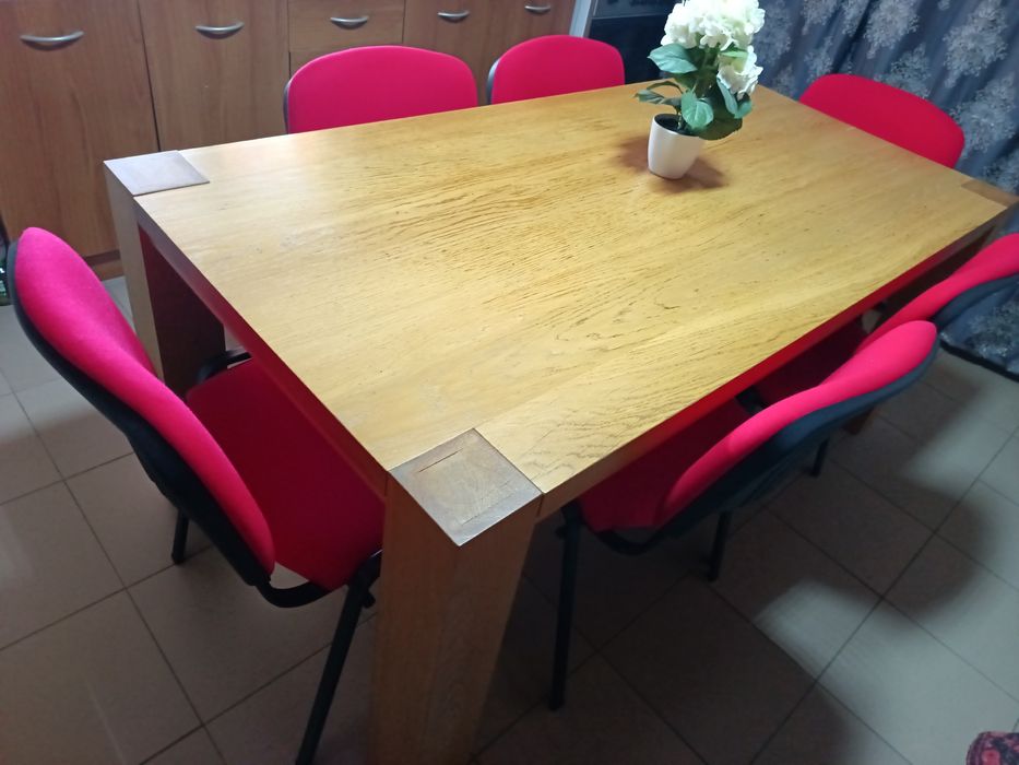 Vând Masă din lemn masiv de stejar cu 6 scaune noi6