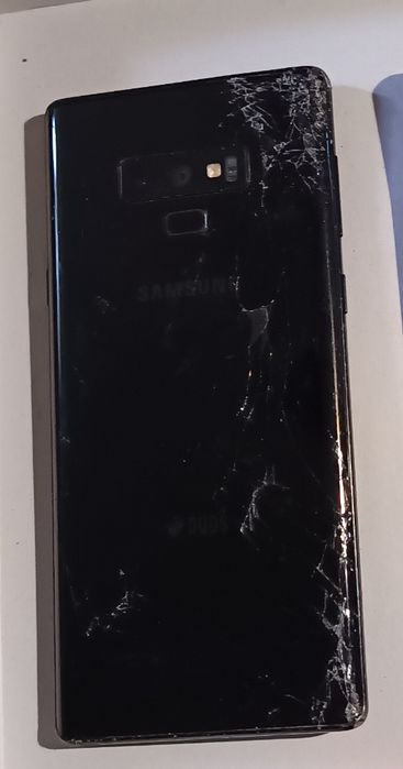 Samsung note 9 pentru piese.
Telefonul se da pentru placa și restul pi