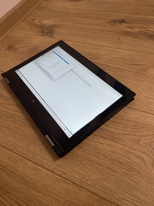 Lenovo Thinkpad Yoga 260 (touchscreen) , i7 Gen 6 , 8 GB RAM