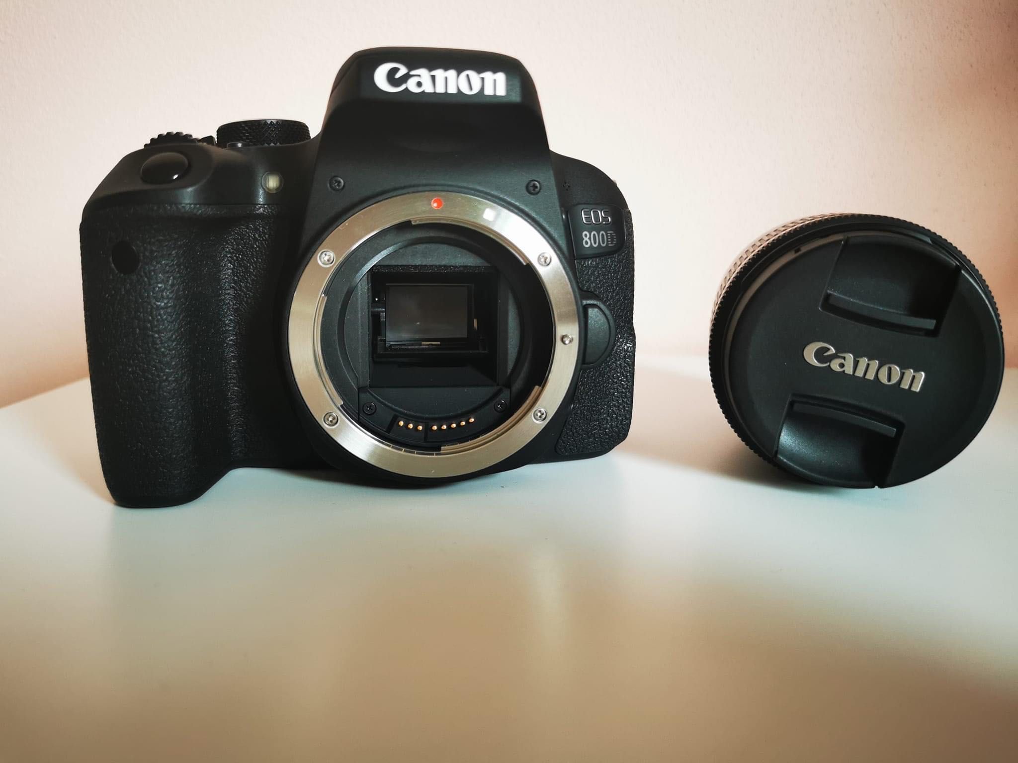 DSLR Canon EOS 800D, 24.2MP, Wi-Fi,+ Obiectiv EF-S 18-55mm f/3.5-5.6