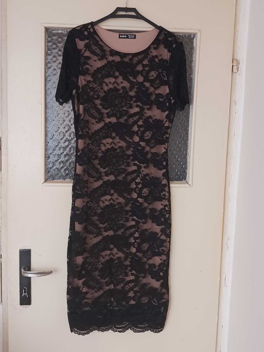 Черна официална рокля