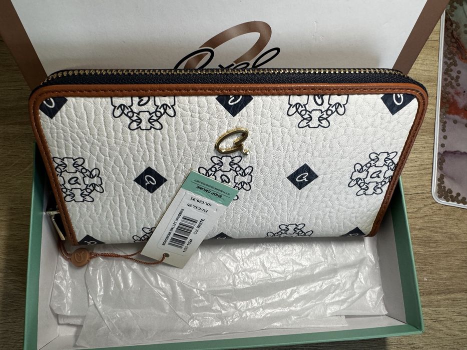 Ново протмоне Axel