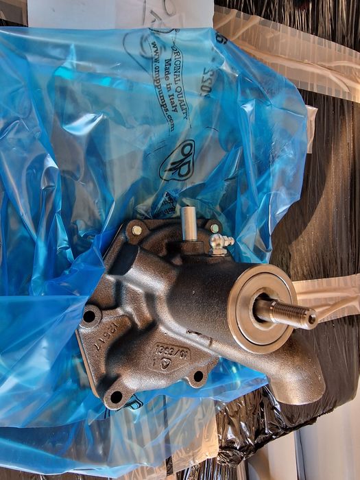 Pompa apa tractor Fiat .411 .411R 415, pe original import italia preț