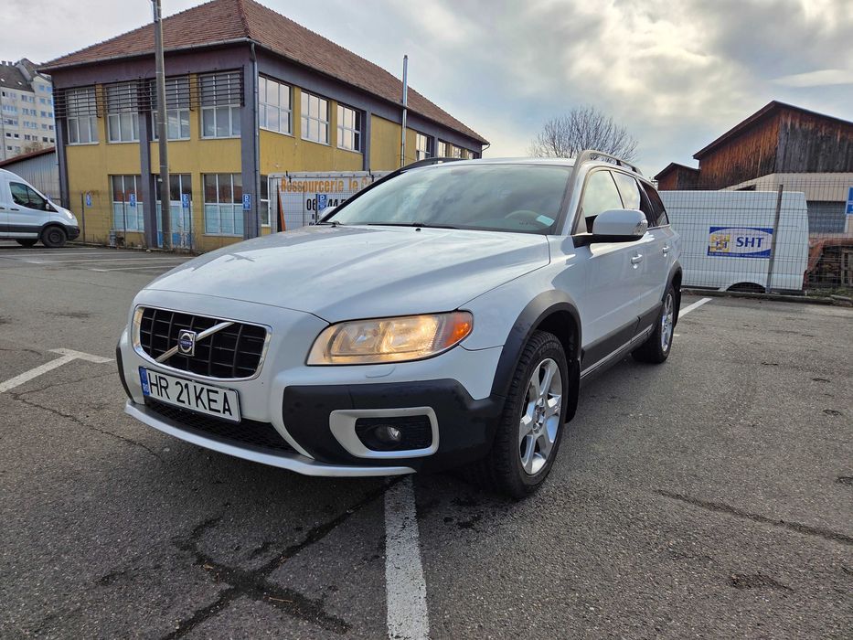 Volvo XC70 2.4 D5 - vând sau schimb cu 4x4 benzină