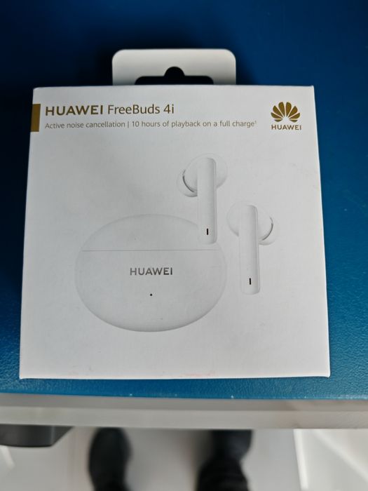 Vînd căști defecte merge decît o cască Dreapta. 50lei.