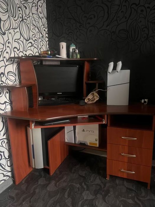 Продается компьютер и стол