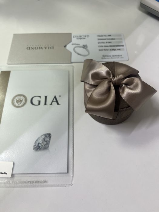 Златен пръстен 14 карата с диамант GIA