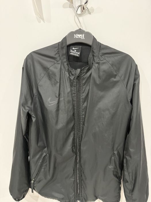 Яке Nike за дете-м размер137-147 см.