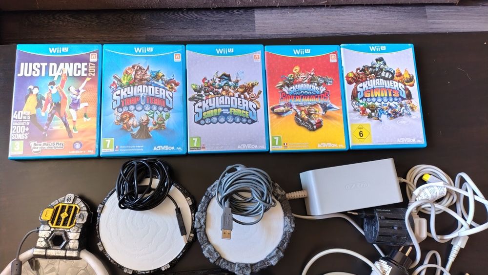 Consolă Jocuri WiiU + Skylanders