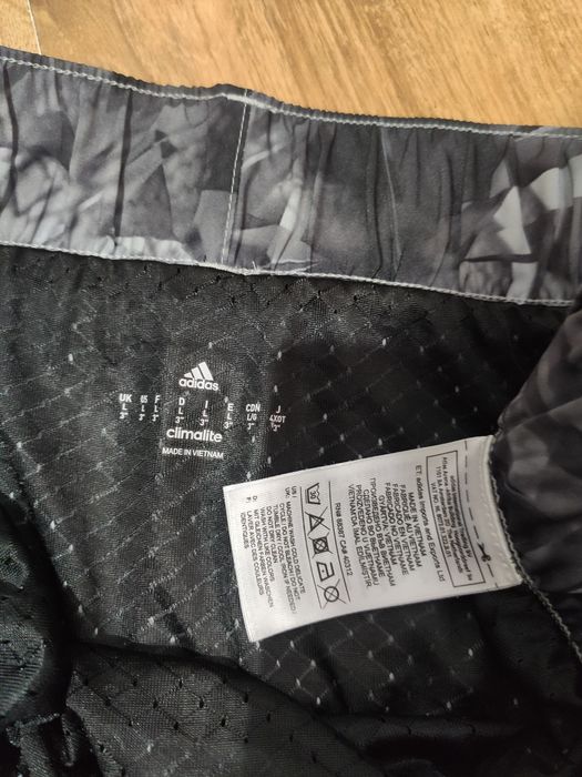 Pantaloni scurți de damă Adidas mărimea L